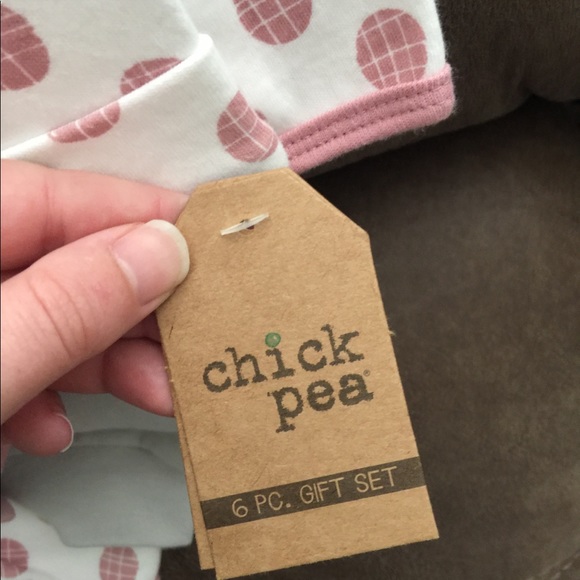 Chic pea 6 piece outfit - Picture 7 of 8